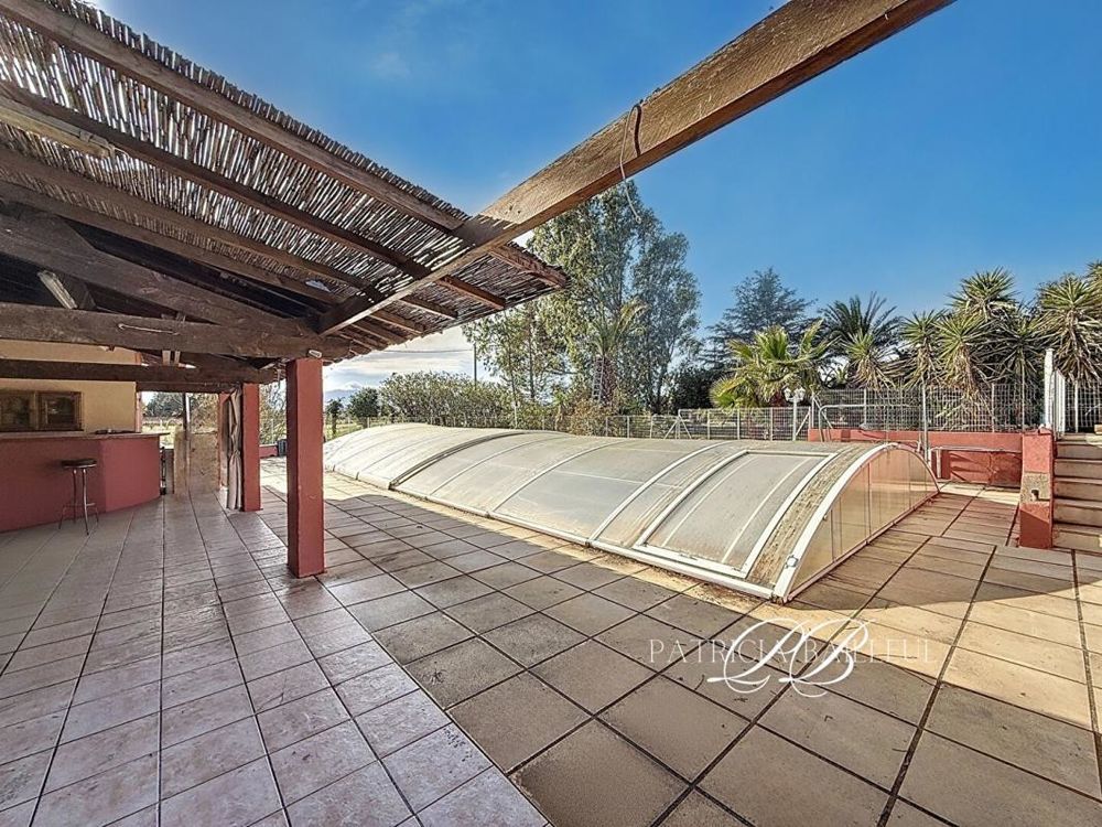 � vendre  Villa Th�za (66200)