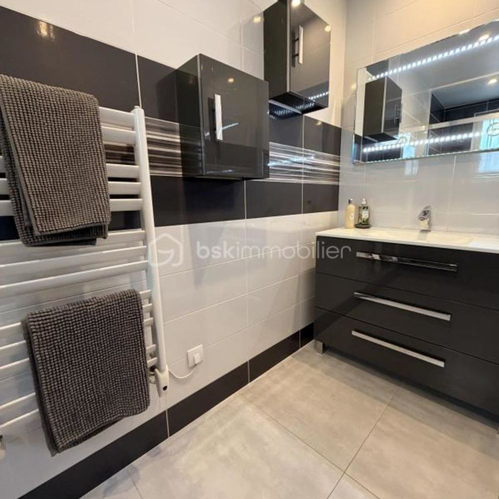 � vendre  Villa Saint-Laurent-d'Aigouze (30220)