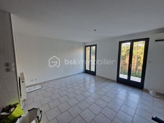  Immeuble � vendre 10 pi�ces 214 m�