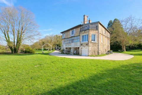   PROPRIETE DE CARACTETRE DE 220M� SUR ENVIRON 3000M� DE TERRAIN DANS UN ENVIRONNEMENT CALME Propri�t�/ch�teau - 10 pi�ce(s) - 222 m�