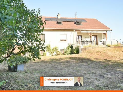   Belle maison de 320m2 au sol sur 1700m2 de terrain clos et piscinable aux portes de Chalon sur Sa�ne Maison - 7 pi�ce(s) - 168 m�