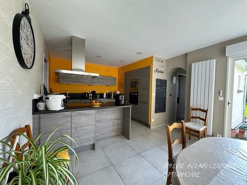   MAISON DE CARACTERE, 5 CHAMBRES, JARDIN, 2 GRANDS GARAGES Maison - 7 pi�ce(s) - 169 m�