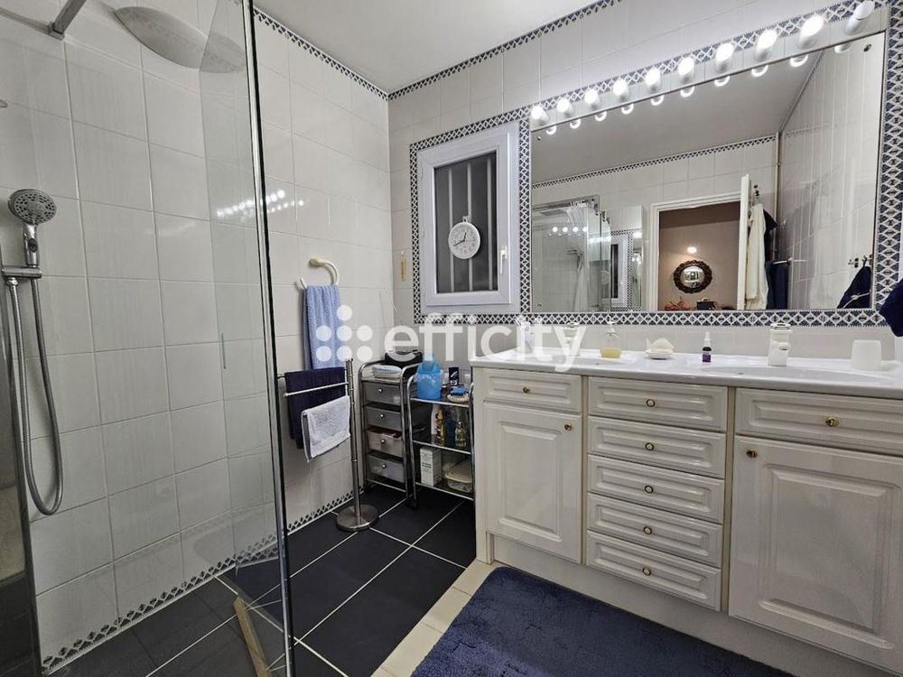 � vendre  Maison Sainte-Marie-de-R� (17740)