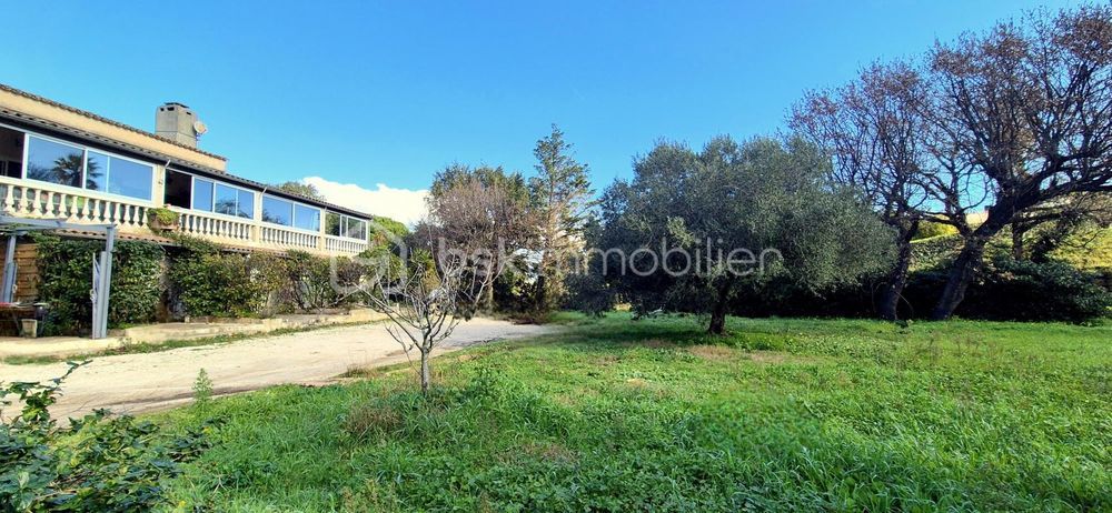 � vendre  Propri�t�/ch�teau Bormes-les-Mimosas (83230)