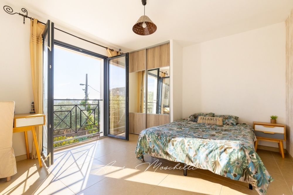 � vendre  Maison Ceyreste (13600)