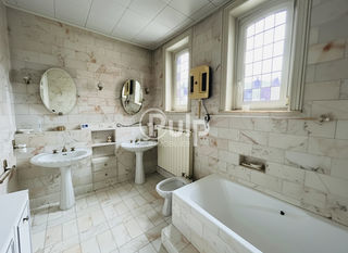  Propri�t�/ch�teau � vendre 8 pi�ces 294 m�