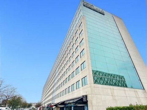 Bureaux tr&egrave;s fonctionnels, lumineux avec vue d&eacute;gag&eacute;e 583050 92600 Asnieres sur seine