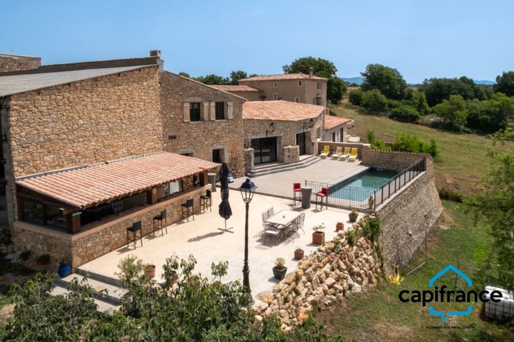 � vendre  Propri�t�/ch�teau R�gusse (83630)