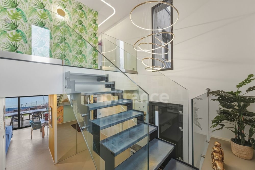 � vendre  Villa Crozet (01170)