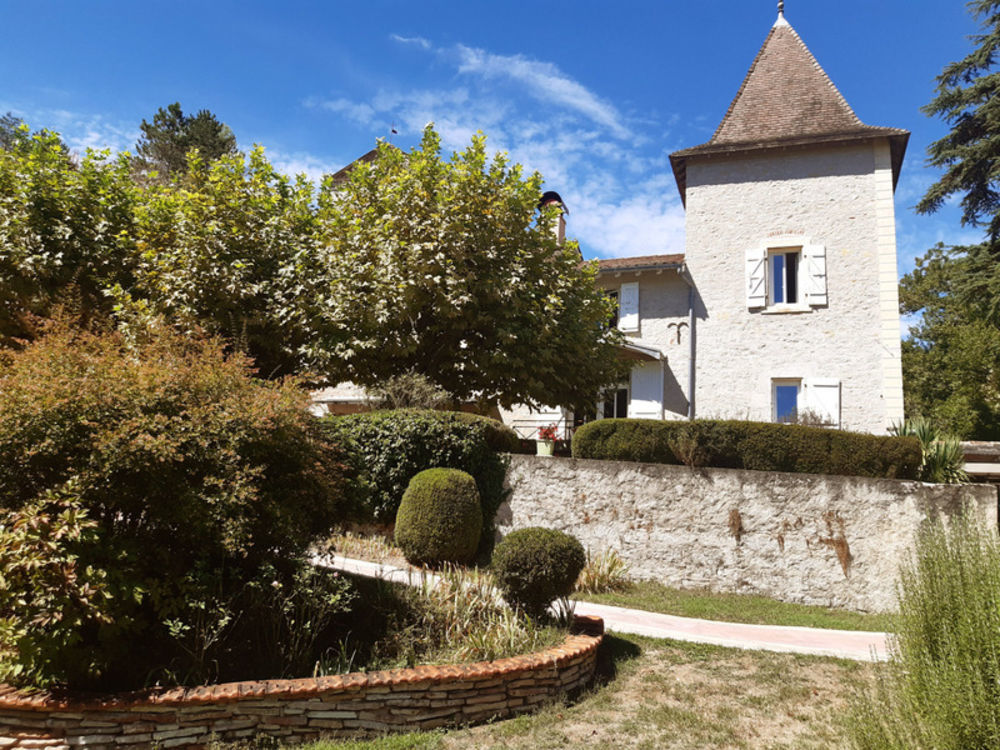 � vendre  Propri�t�/ch�teau Cahors (46000)