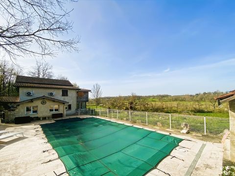   Maison 6 pi�ces de 180m� Montr�al 32250 Maison - 6 pi�ce(s) - 180 m�