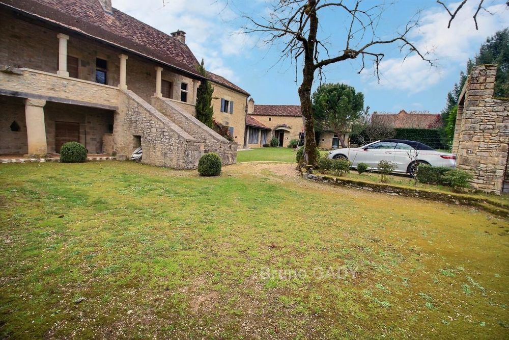 � vendre  Propri�t�/ch�teau P�rigueux (24000)