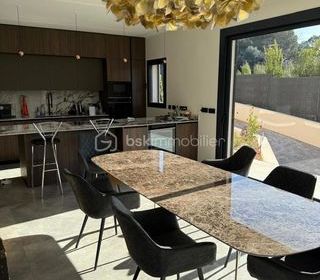  Maison � vendre 5 pi�ces 318 m�