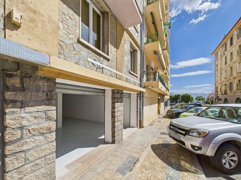 LOCAL A VENDRE AVENUE KENNEDY 680000 20000 Ajaccio