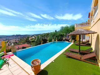  Villa � vendre 9 pi�ces 225 m�