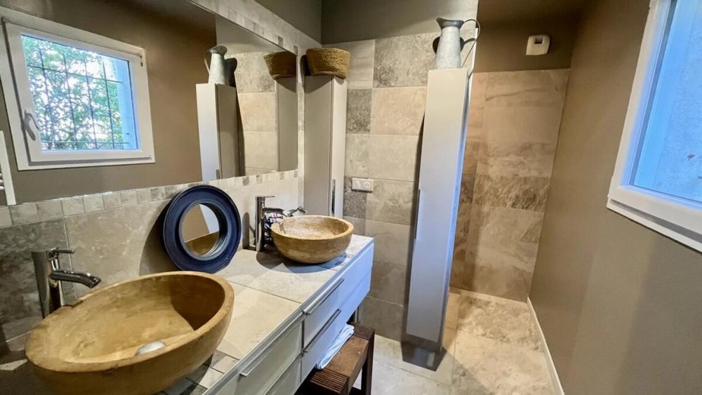 � vendre  Villa Rochefort-du-Gard (30650)