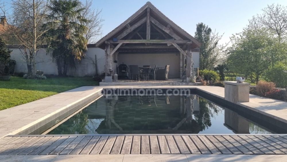 � vendre  Propri�t�/ch�teau Saint-Sim�on (77169)