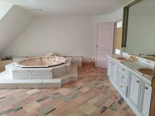  Propri�t�/ch�teau � vendre 11 pi�ces 422 m�