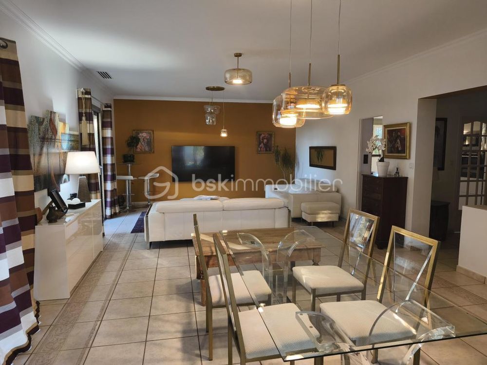 � vendre  Propri�t�/ch�teau Maraussan (34370)