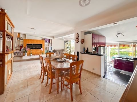   A vendre CARGESE - proche de la plage - Maison de 2 chambres et 1 bureau - Jacuzzi Maison - 4 pi�ce(s) - 116 m�