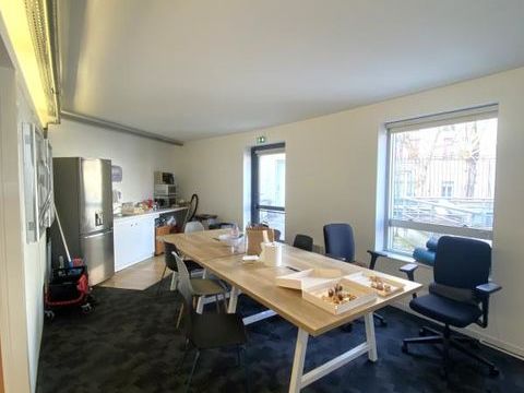 A louer bureaux de 136m&sup2; proche du M&deg; Saint Georges 4024 75009 Paris