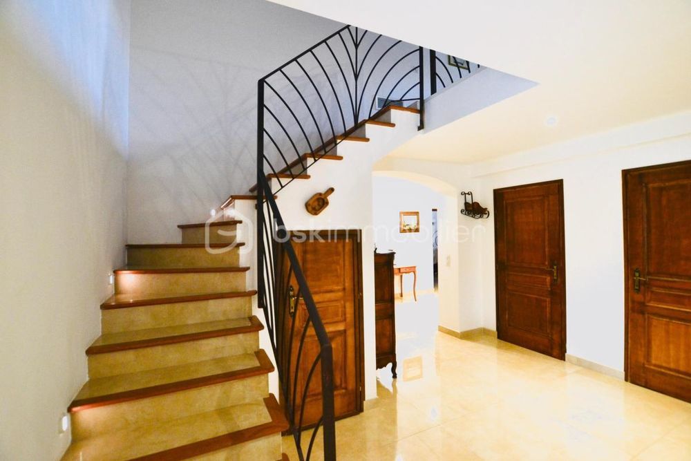 � vendre  Propri�t�/ch�teau La Verdi�re (83560)