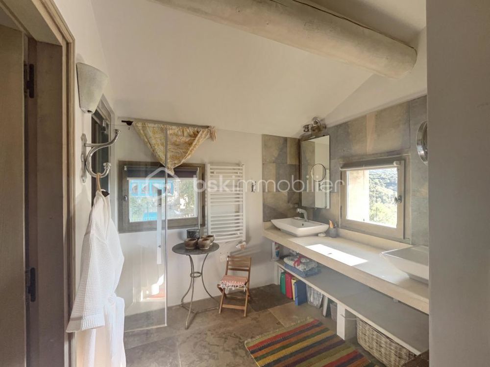 � vendre  Propri�t�/ch�teau M�nerbes (84560)