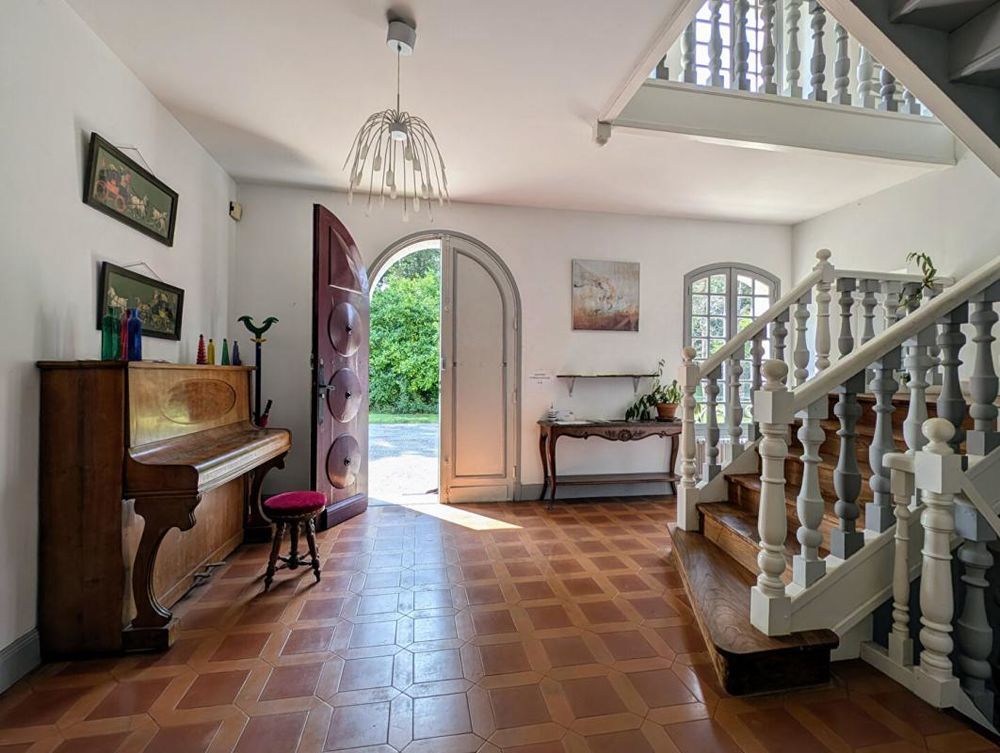 � vendre  Propri�t�/ch�teau Arnaud-Guilhem (31360)