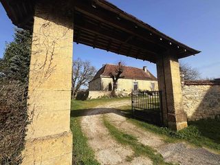  Propri�t�/ch�teau � vendre 12 pi�ces 300 m�