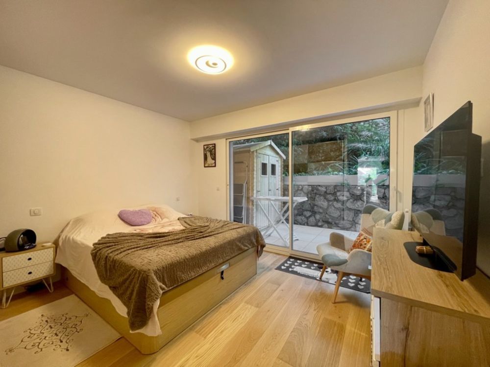 � vendre  Appartement Roquebrune-Cap-Martin (06190)