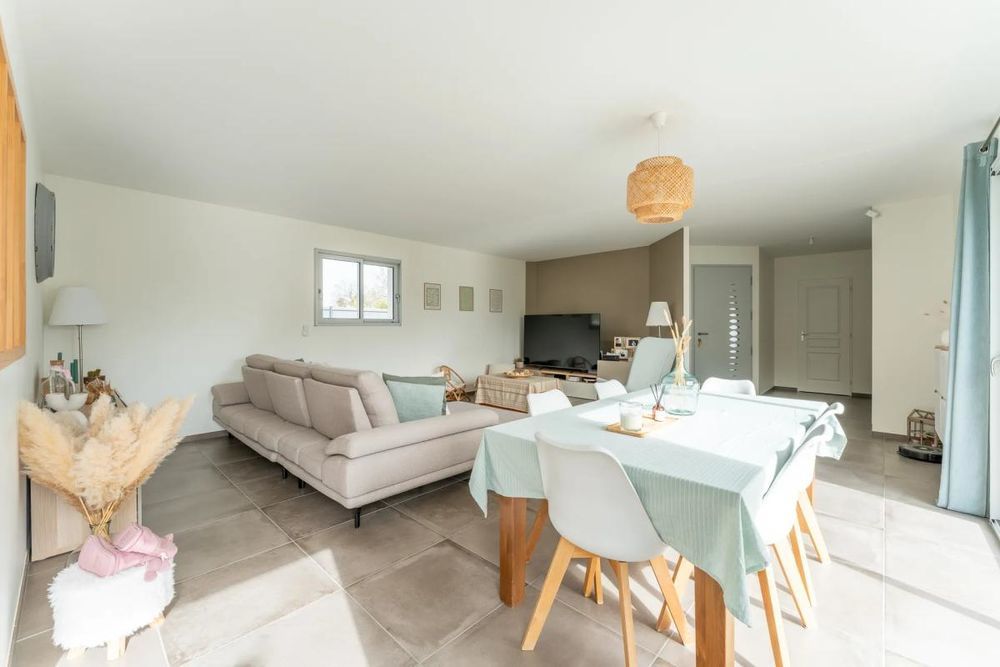 � vendre  Maison Camblanes-et-Meynac (33360)