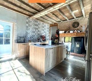  Propri�t�/ch�teau � vendre 14 pi�ces 378 m�