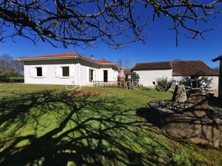  Propri�t�/ch�teau � vendre 5 pi�ces 110 m�