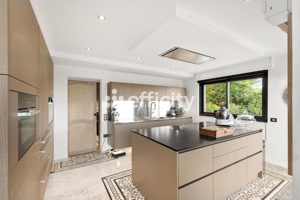 � vendre  Villa Vallauris (06220)