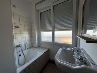  Immeuble � vendre 14 pi�ces 307 m�