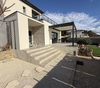  Propri�t�/ch�teau � vendre 5 pi�ces 126 m�