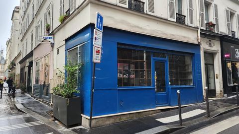 A proximit&eacute; des transports, une boutique &agrave; r&eacute;nover &agrave; louer 1590 75009 Paris