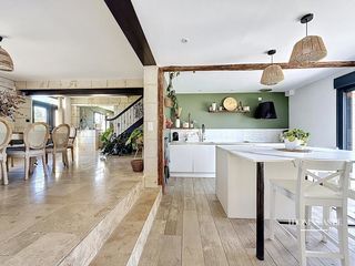  Maison � vendre 7 pi�ces 180 m�