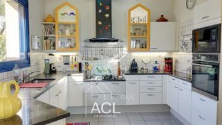  Maison � vendre 8 pi�ces 210 m�