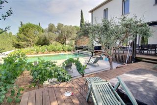  Propri�t�/ch�teau � vendre 11 pi�ces 305 m�