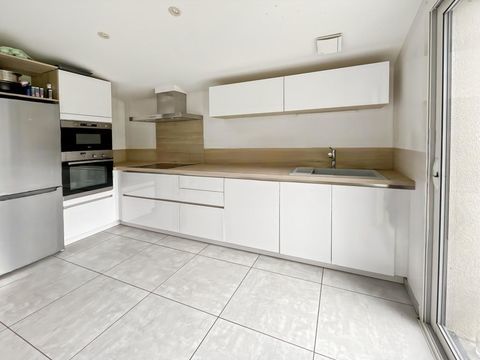   MAISON MEUBL�E � 4 CHAMBRES � 3 SALLES DE BAIN � JARDIN � GARAGE Maison - 6 pi�ce(s) - 181 m�