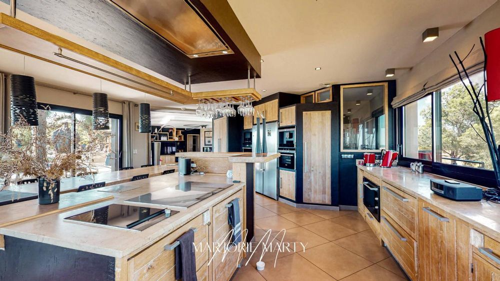 � vendre  Propri�t�/ch�teau Narbonne (11100)