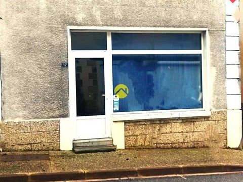 LOCAL COMMERCIAL A LOUER 380 03240 Le montet