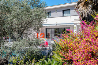  Maison � vendre 8 pi�ces 325 m�