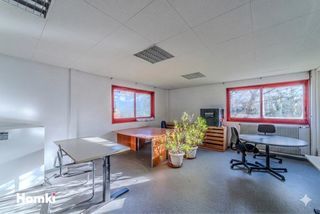  Immeuble � vendre 15 + pi�ces 1800 m�