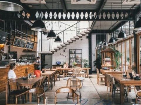 &Agrave; C&Eacute;DER � RESTAURANT EMPLACEMENT N&deg;1 � BELLECOUR 798000 69002 Lyon 2eme arrondissement