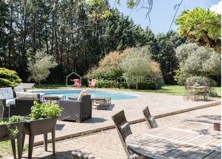  Propri�t�/ch�teau � vendre 9 pi�ces 240 m�