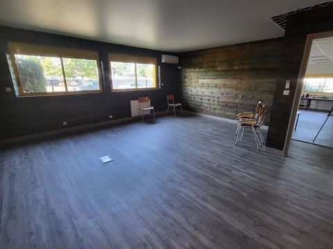 Bureaux Champagne 3 pi&egrave;ce(s) 105,37 m2 1000 72470 Champagne