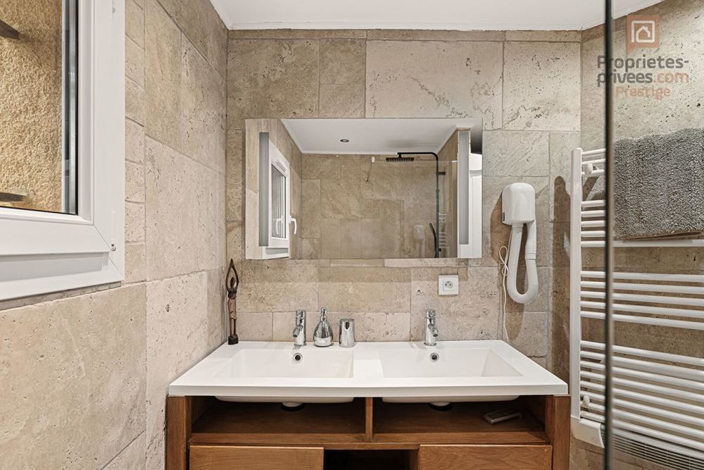 � vendre  Maison Saint-Paul-en-For�t (83440)