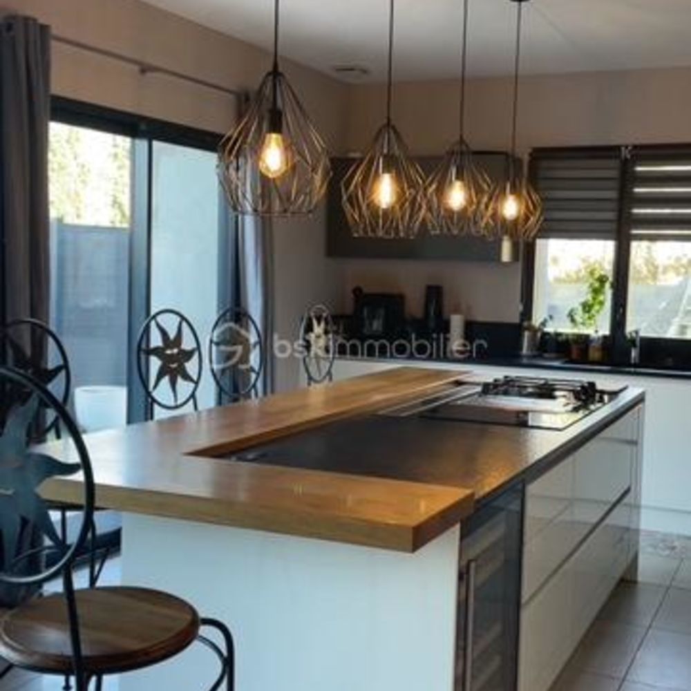 � vendre  Maison Montady (34310)